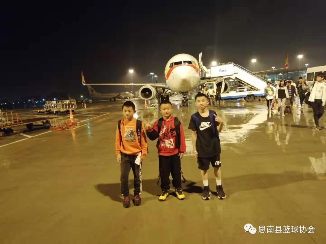 青少年学生篮球训练营发言稿_2